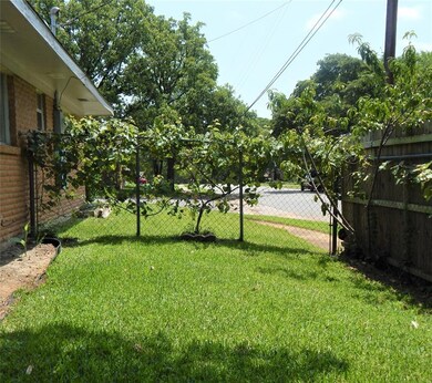 177 Circle Dr, Denison, TX 75021 - photo 5