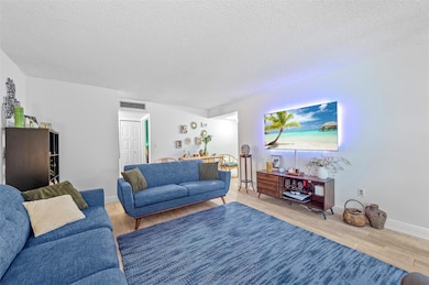 Plantation Club Condominiums unit 309, Plantation, FL 33317 - photo 2