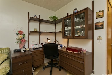 Corner livingroom office.