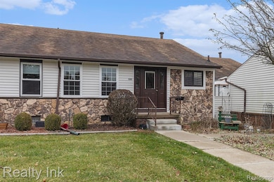 500 Red Cedar Blvd, Williamston, MI 48895 - photo 3