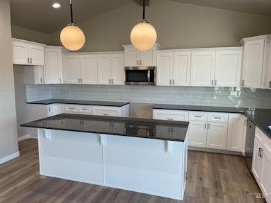 1249 Crestview Dr, Twin Falls, ID 83301 - photo 2