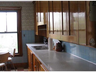 Kitchen. Kitchen counter and well...