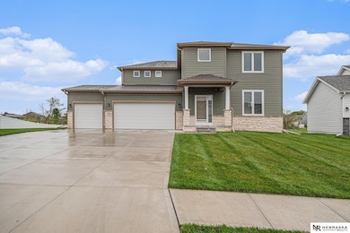 18514 Olive Cir, Omaha, NE 68136 - photo 2