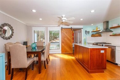 Kitchen & Dining for Easy Entertainment!