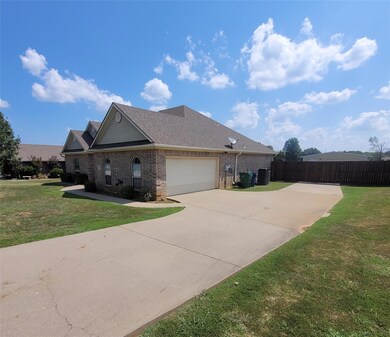 143 Chrissa Dr, Pottsboro, TX 75076 - photo 2