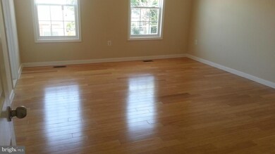 5301 E St SE, Washington, DC 20019 - photo 2