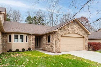 30810 Misty Pines Dr unit 13, Farmington Hills, MI 48336 - photo 5