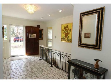 Entry/Foyer.