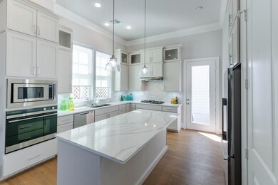 11053 Chatterton Dr, Houston, TX 77043 - photo 4