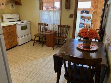 71 Tampa St, Nashua, NH 03064 - photo 4