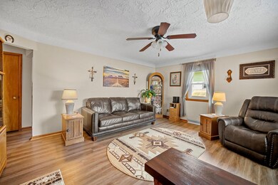 4631 NE 29th St, Des Moines, IA 50317 - photo 3