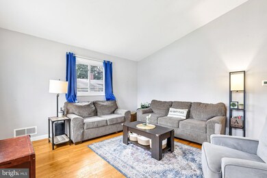 5602 Huntsmoor Rd, Halethorpe, MD 21227 - photo 6