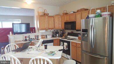 9737 Harvester Cir, Perry Hall, MD 21128 - photo 7