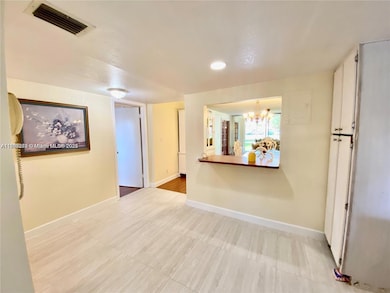 671 S Hollybrook Dr unit 104, Pembroke Pines, FL 33025 - photo 2