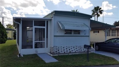 This well maintained 1 bedroom, 1 bath home is ide