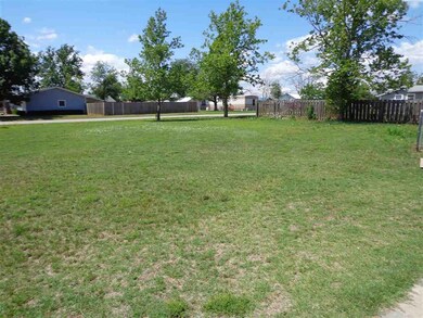 103 S 3rd St, Cache, OK 73527 - photo 6