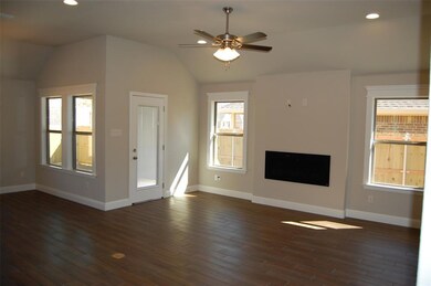 933 E 5th St, Springtown, TX 76082 - photo 5