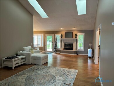 2209 Bonnie Ln unit 9, Findlay, OH 45840 - photo 2