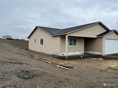 307 N Newark Ave, East Wenatchee, WA 98802 - photo 2