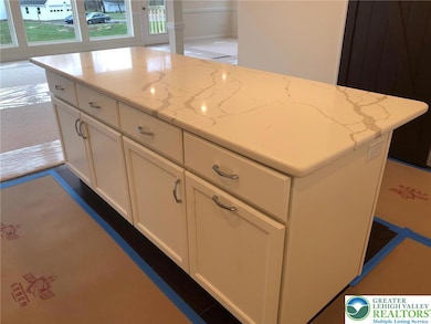 590 Hexenkopf Rd, Hellertown, PA 18055 - photo 4