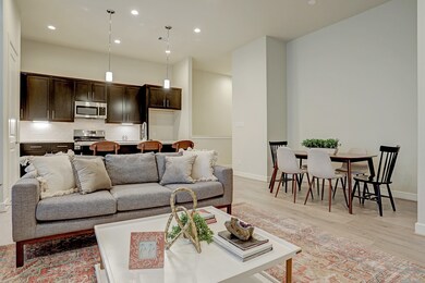 126 Knights Bridge Park Ln, Houston, TX 77018 - photo 6