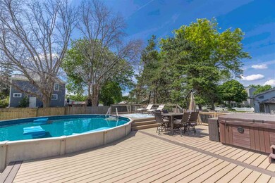 208 N Highland Dr, Cedar Falls, IA 50613 - photo 4