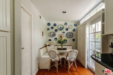 8611 Burton Way unit 5, Los Angeles, CA 90048 - photo 6