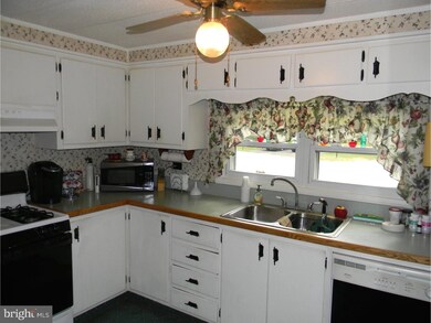 102 Magnolia Ln, Tabernacle, NJ 08088 - photo 4