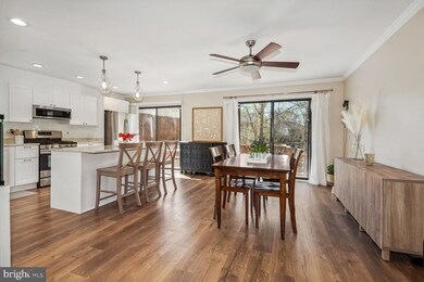 9001 Golden Sunset Ln, Springfield, VA 22153 - photo 3