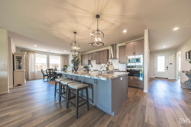 7713 Denmarsh St, Bakersfield, CA 93311 - photo 3