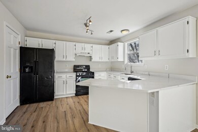 14 Lee St, Pemberton, NJ 08068 - photo 4