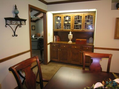 Dining Room - Built In Cabinets