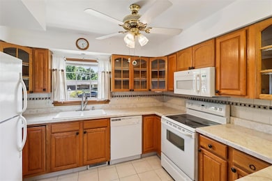 7215 Washington Ave, Windsor Heights, IA 50324 - photo 7