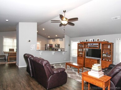 8695 S 256th East Place, Broken Arrow, OK 74014 - photo 6