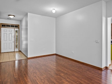 17120 Carlislie Ln, Lockport, IL 60441 - photo 3