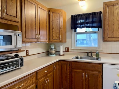 116 N Emerald Dr, Storm Lake, IA 50588 - photo 4