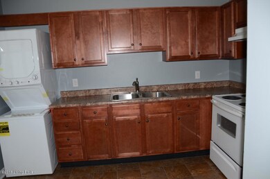 Kitchen/Washer Dryer