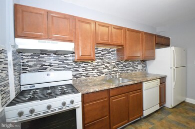 803 N Chapel Gate Ln, Baltimore, MD 21229 - photo 5