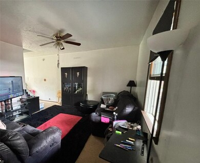 27 Highland Ave, Mc Kees Rocks, PA 15136 - photo 2