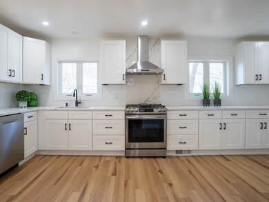 7 Montgomery St, Saugus, MA 01906 - photo 3