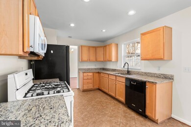 16910 Dovetail Ct, Dumfries, VA 22026 - photo 6