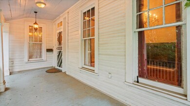 820 E. LAUREL AVE