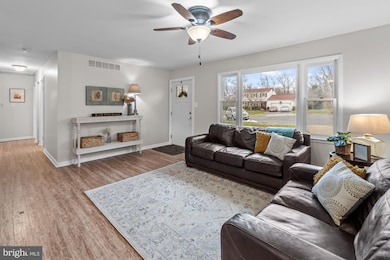 202 Wintergreen Ln, Brunswick, MD 21716 - photo 5