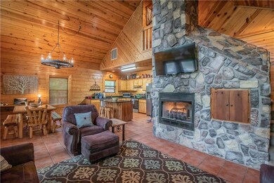 Open spacious feel w soaring ceilings