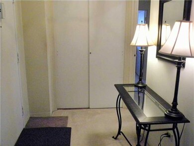 Entry/Foyer.