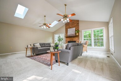 9513 Sloop Ct, Burke, VA 22015 - photo 6