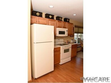 818 Adams Ct unit 20, Wapakoneta, OH 45895 - photo 4