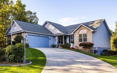 137 Trentwood Dr, Crossville, TN 38558 - photo 2