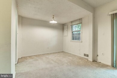 9627 Nonquitt Dr, Fairfax, VA 22031 - photo 7