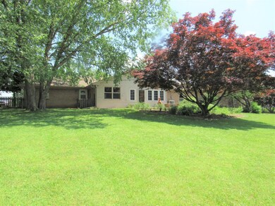 829 Hickman Hill Rd, Frankfort, KY 40601 - photo 4